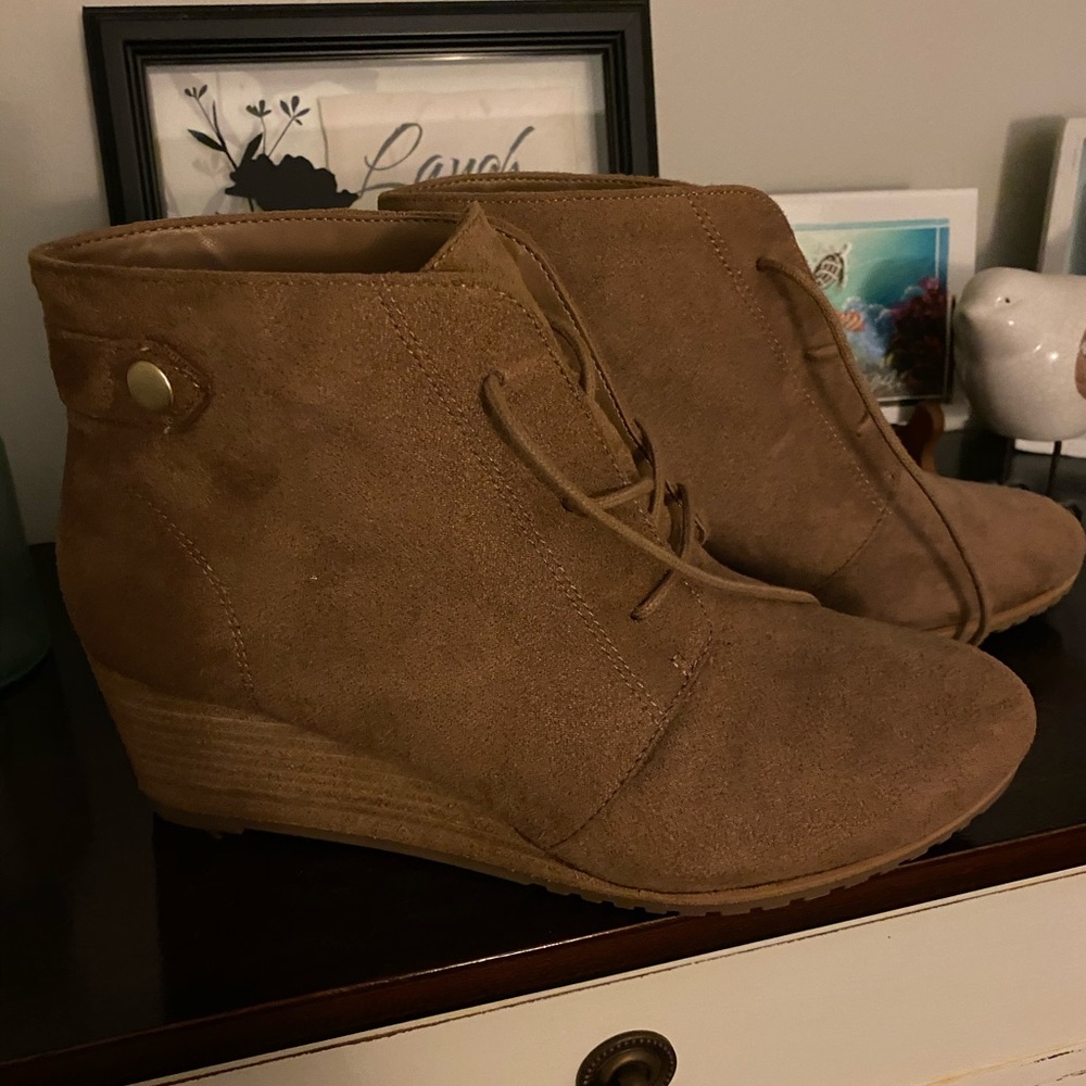 Dr Scholl’s wedge booties 7
